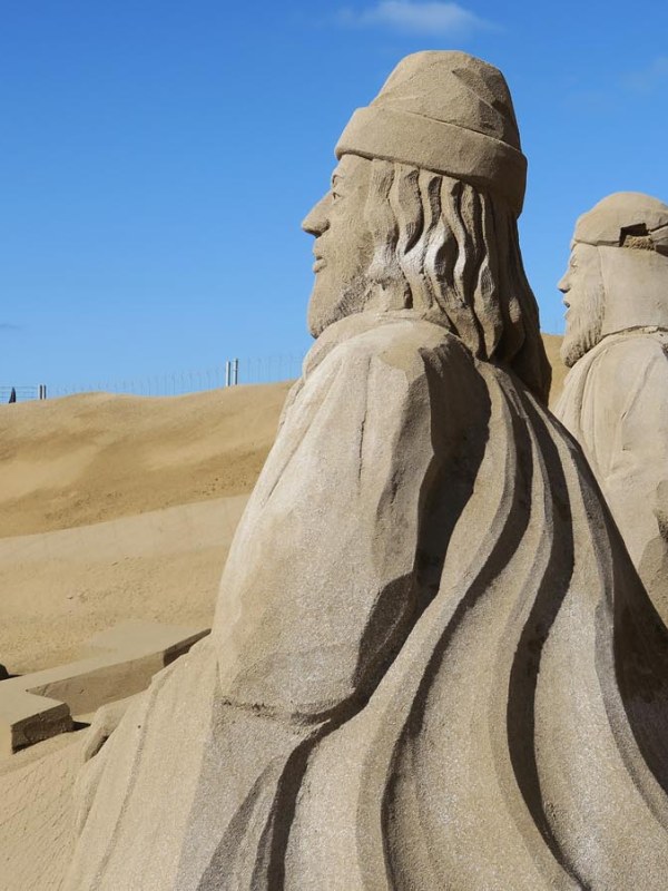 Gran Canaria bajo el signo de fantasías de arena. Belenes como obras de arte efímeras para&nbsp;Navidad.