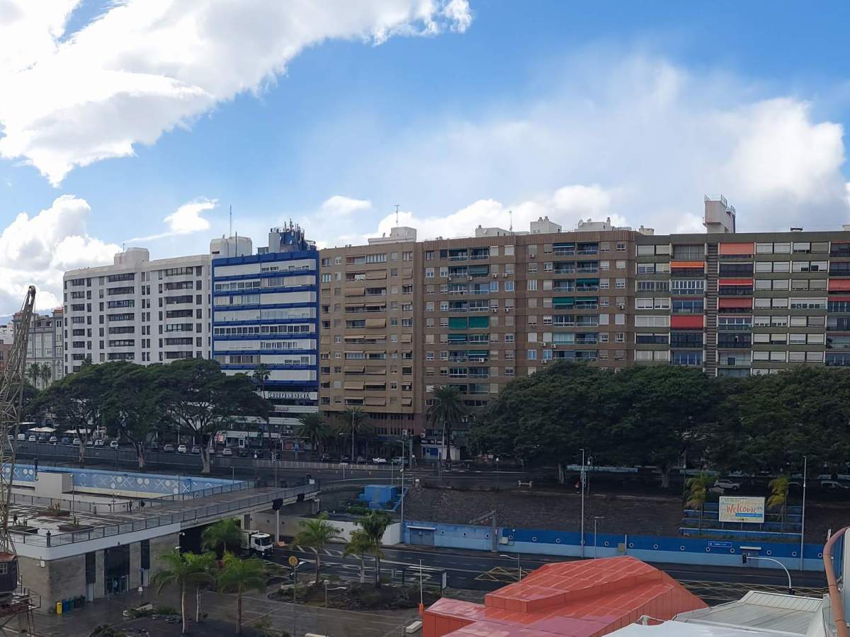 Santa Cruz de Tenerife: Cuando la ciudad y el puerto se unen muy&nbsp;lentamente.