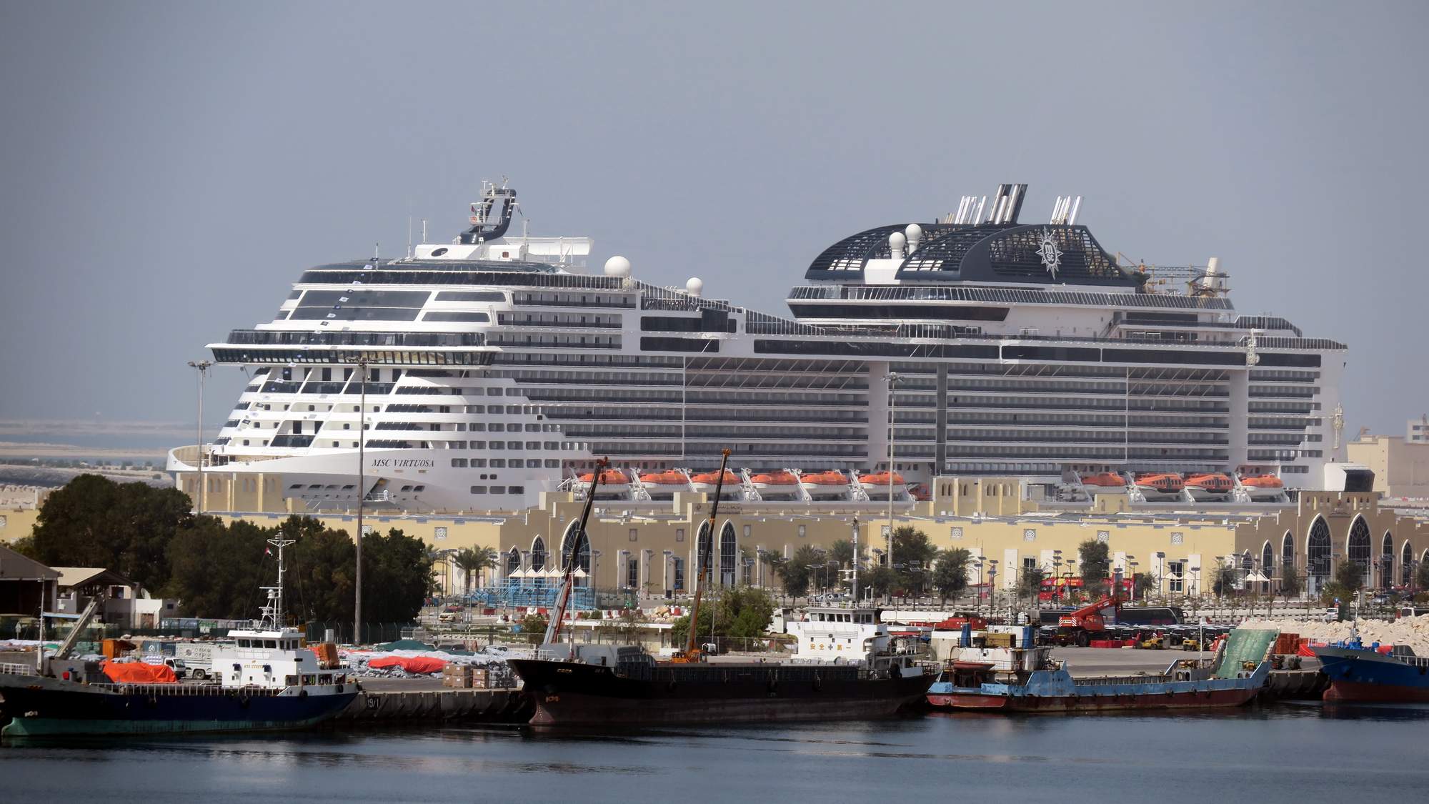 MSC Virtuosa im Hafen Port Rashid von Dubai im März 2024