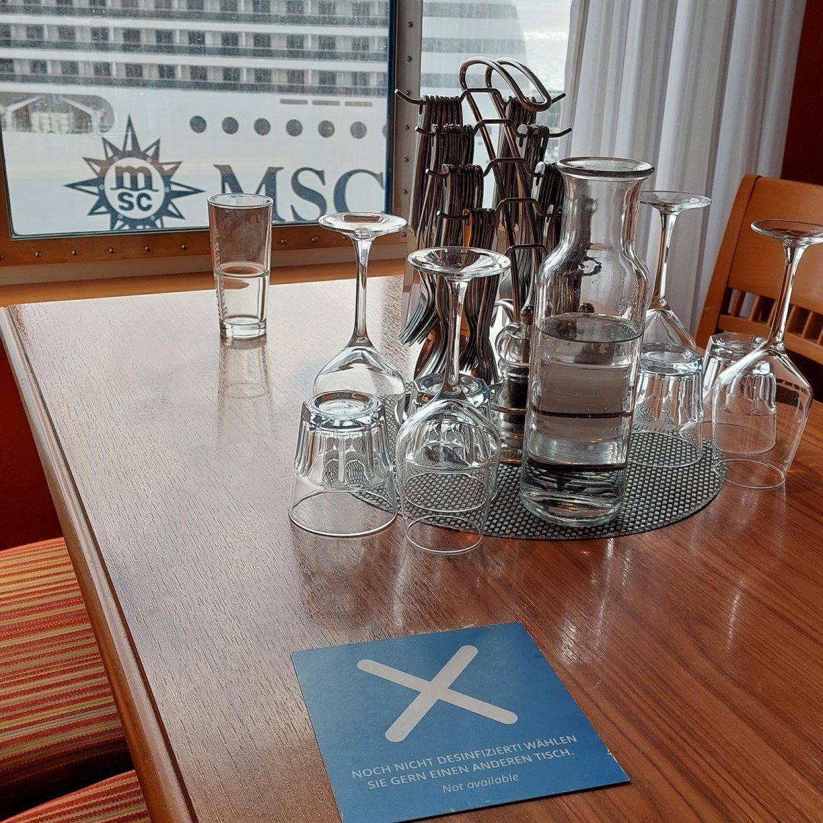 Actual vuelta al mundo: La maldición de los porta  cubiertos a bordo del AIDAdiva:&nbsp;Norovirus.