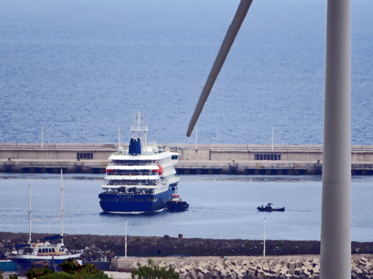 MV Hondius: Erste Passagiere auf dem Heimweg in die Quarantäne. Evakuierung wegen Hantavirus von höchster Stelle gegen Widerstand der kanarischen Regierung&nbsp;durchgesetzt.